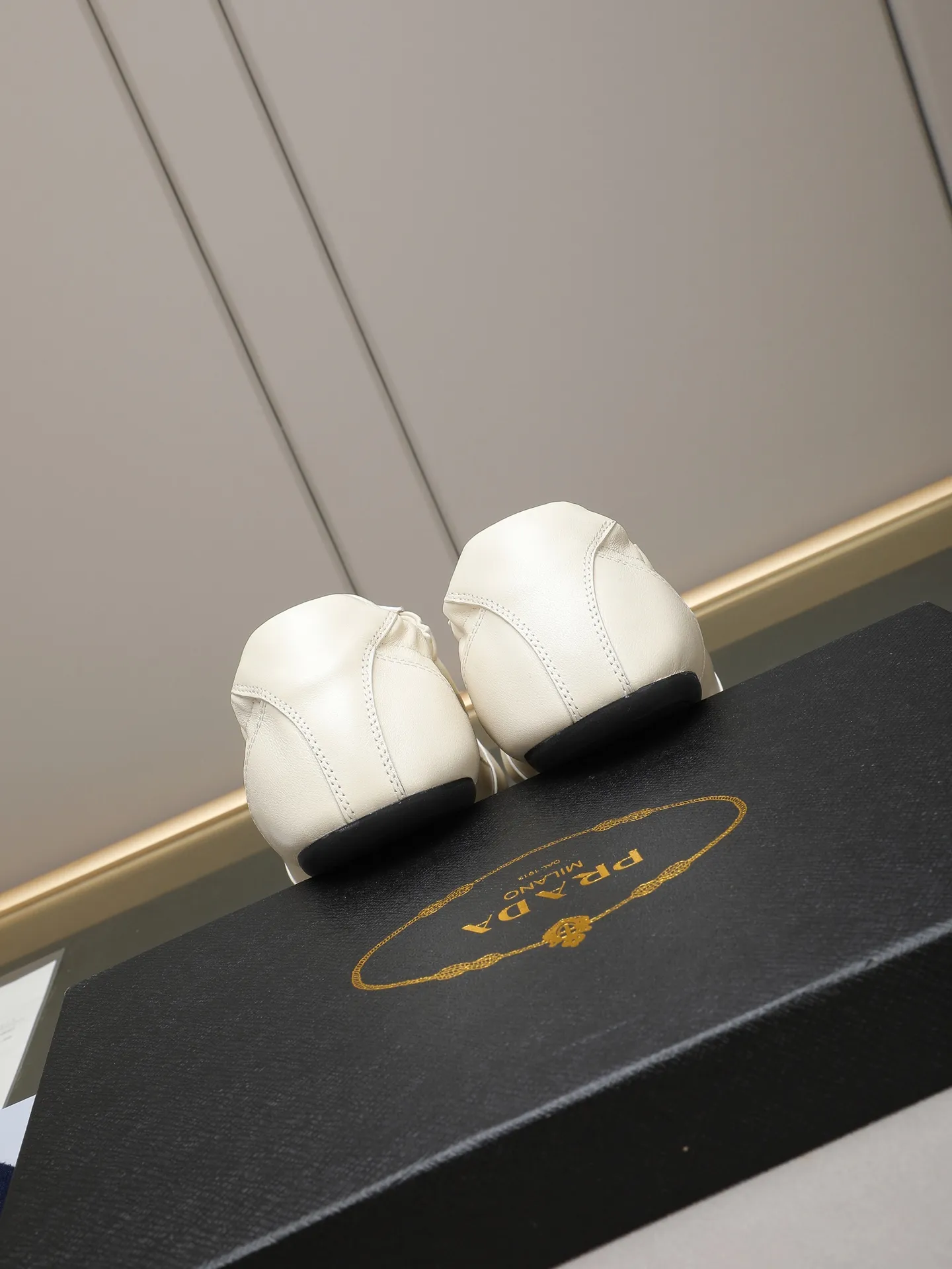 Men's shoes 💰520 PRADA, original version developed 1:1. Fabric sheepskin ➕Imported water-dyed sheep lining, rubber outsole, code number 38 to 44 (45 customized)
